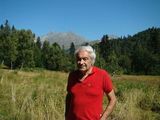 В предвыборной агонии трусливая власть бросается на честных пенсионеров.Сегодня пришли к пенсионеру, а завтра могут прийти и к вам.