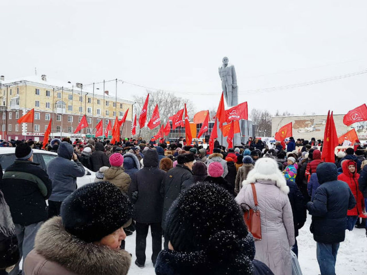 Митинг на площади победы